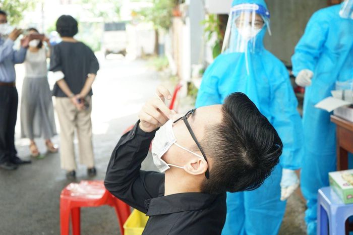 Thứ trưởng Bộ Y tế Nguyễn Trường Sơn kêu gọi người dân TP Hồ Chí Minh tự thực hiện xét nghiệm tại nhà