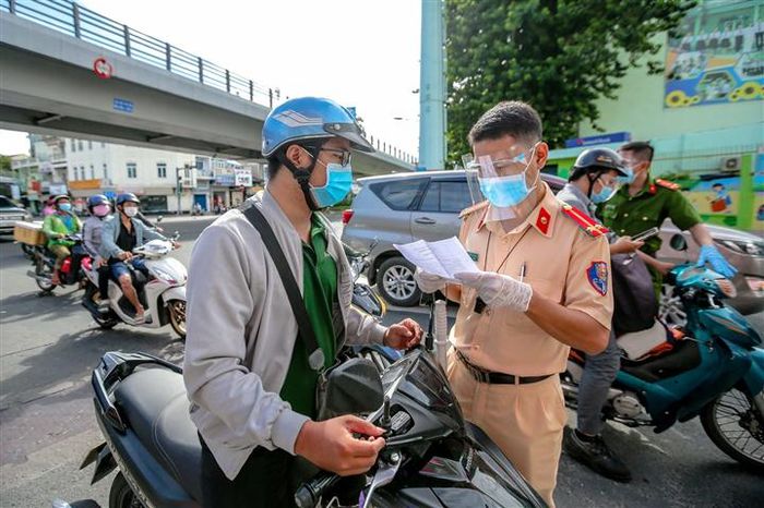 TP.HCM: 2 ca dương tính SARS-CoV-2 qua xét nghiệm ngẫu nhiên người đi đường