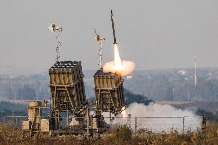 Israel mua vũ khí từ đâu?