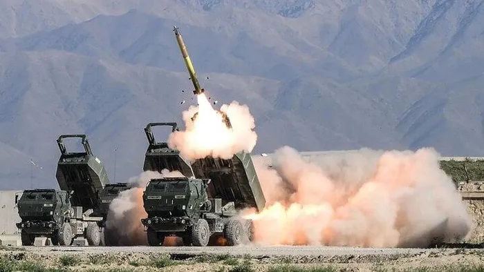 Thế tiến thoái lưỡng nan của pháo phản lực HIMARS Ukraine