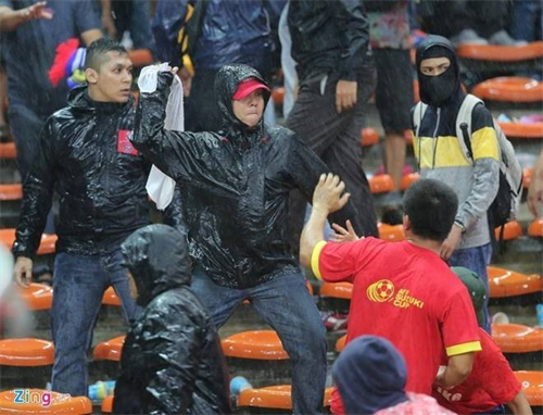 Malaysia cam kết điều tra vụ CĐV Việt Nam bị đánh