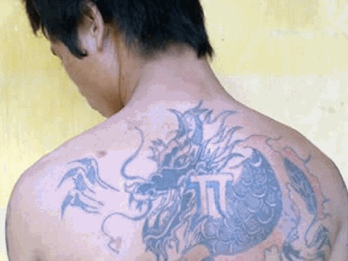 Trinh sát cải trang bác sĩ bắt sát thủ biệt danh 'máy chém'