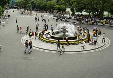 Giãn dân để phát triển không gian đi bộ hồ Hoàn Kiếm