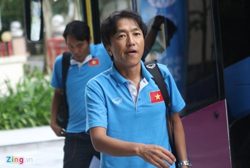 HLV Toshiya Miura bất ngờ khi biết mình bị sa thải