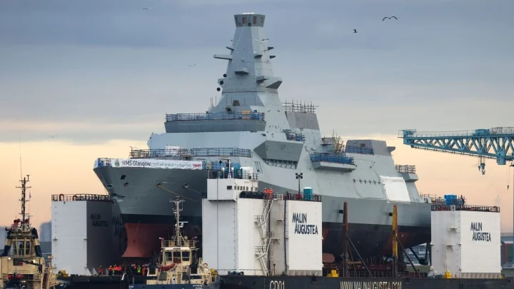 Khinh hạm hiện đại nhất của Anh bị phá hoại