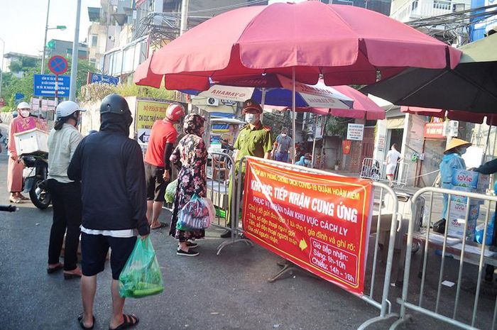 Hà Nội triển khai 12 biện pháp khẩn cấp phòng chống dịch COVID-19
