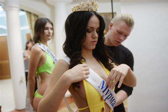 Đột nhập hậu trường phần thi bikini của nhan sắc Nga