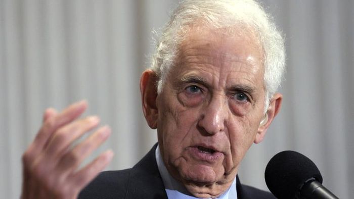 Daniel Ellsberg, người tiết lộ ''Hồ sơ Lầu Năm Góc'', qua đời ở tuổi 92