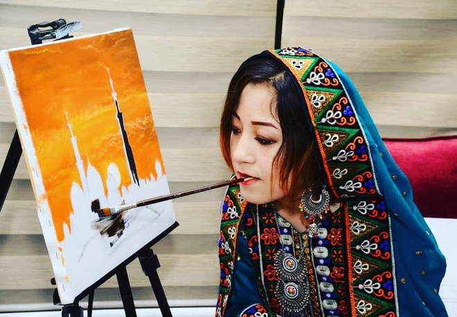 Họa sĩ khuyết tật mở lớp dạy vẽ cho những người như mình