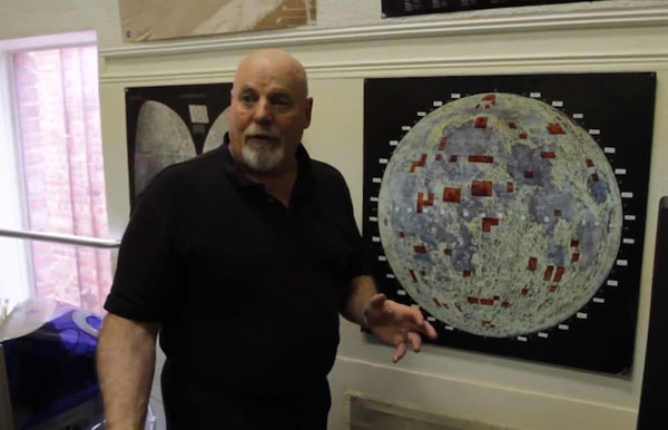 Dennis Hope – Người rao bán Mặt Trăng