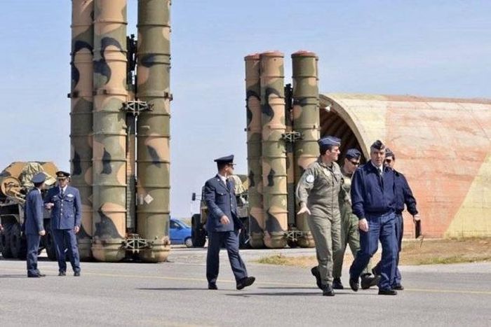 Truyền thông Nga: Mỹ đề nghị Hy Lạp chuyển hệ thống phòng không S-300 và Tor-M1 cho Ukraine
