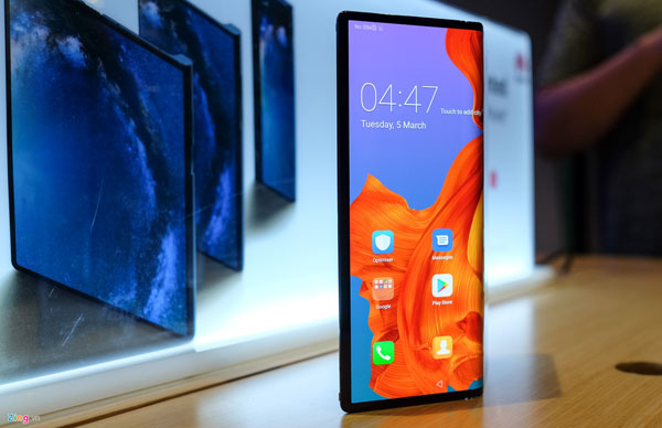Chi tiết Huawei Mate X màn hình gập vừa về Việt Nam