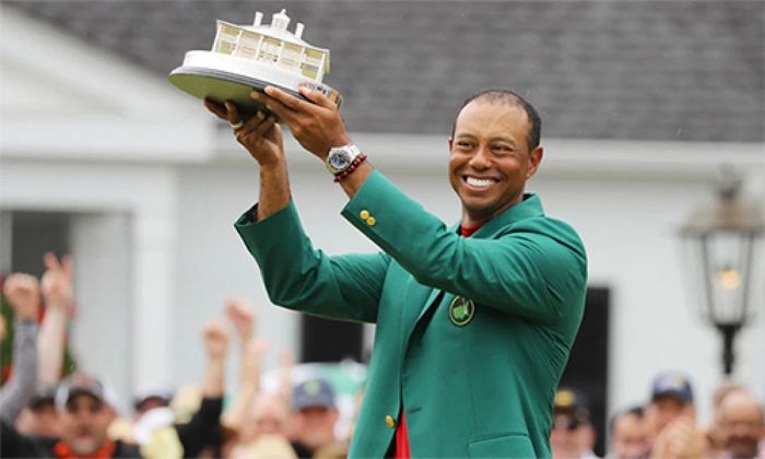 ''Huyền thoại'' golf thế giới Tiger Woods bị tai nạn ô tô