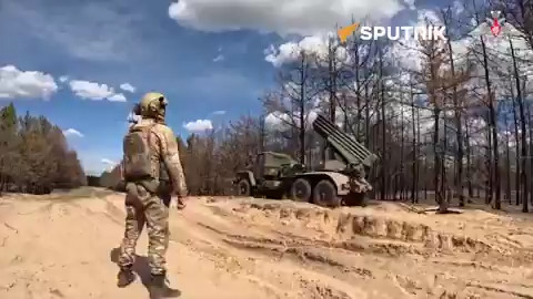 Pháo phản lực của Nga liên tiếp nã rocket, xóa sổ các vị trí của Kiev