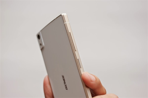 Top 5 những mẫu điện thoại mỏng nhất trên thế giới?