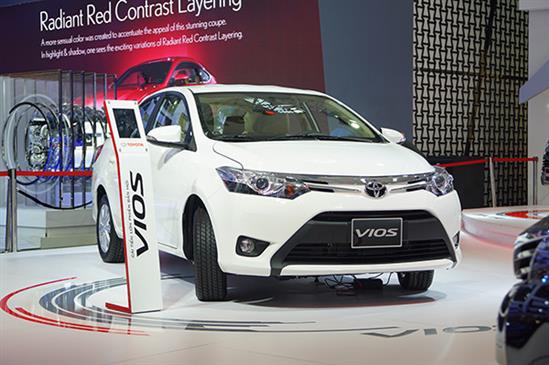 Người Việt sắm hơn 300.000 ô tô trong năm 2016