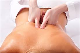 Một người tử vong vì bấm huyệt, mát xa chữa thoái hóa đốt sống cổ