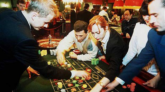 Nga sẽ quản chế “con bạc”