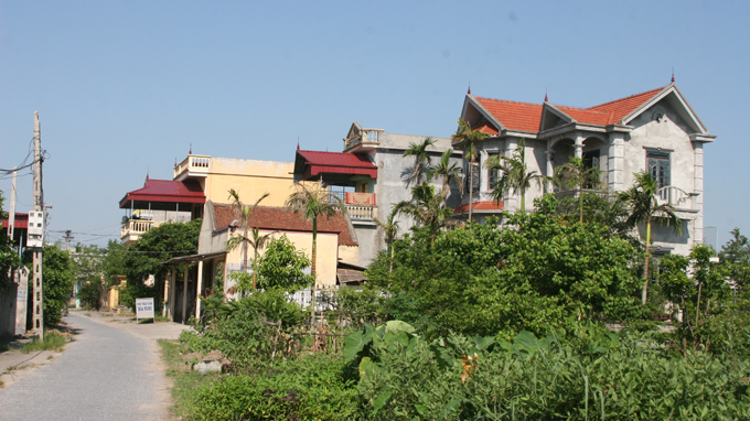 Ngôi làng thiếu bóng đàn bà