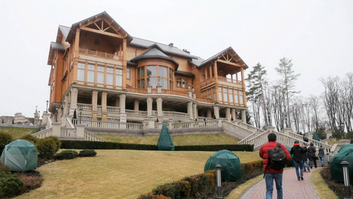 Tài phiệt Ukraina giàu có thế nào