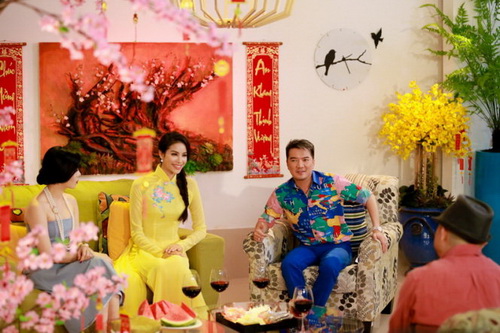 Hoa hậu Phạm Hương, Đàm Vĩnh Hưng, Lệ Quyên kể chuyện xuân