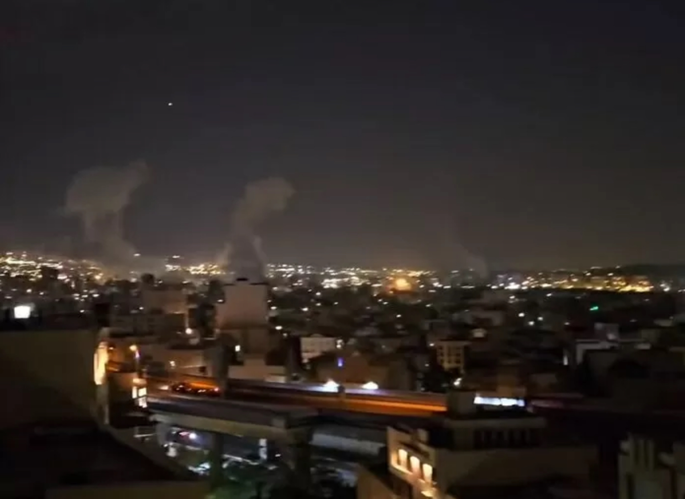 Căng thẳng Israel và Iran leo thang, Bộ Ngoại giao Việt Nam ra khuyến cáo