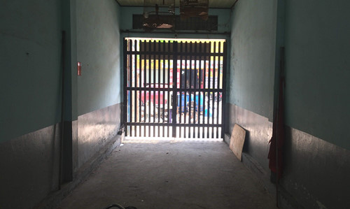 Sợ hãi tột cùng khi 2 tên trộm SH cầm mã tấu quay lại chém chủ nhà