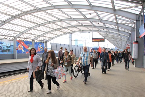 Trải nghiệm bất ngờ về hệ thống tàu điện ở Moscow trong mùa World Cup