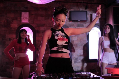 Tóc Tiên lần đầu đóng phim cùng Hoài Linh, Trường Giang