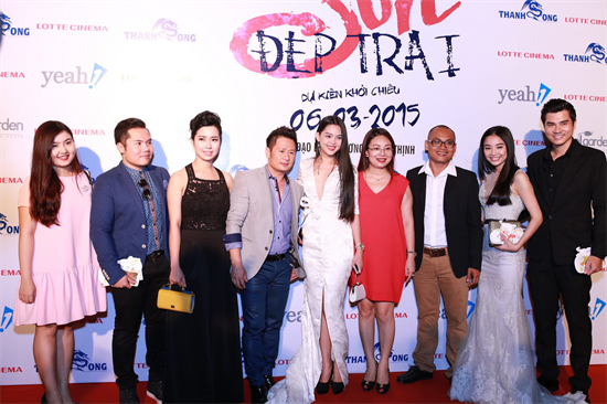 Dàn sao Việt sexy, nườm nượp đi xem ‘Sơn đẹp trai’ của Bằng Kiều