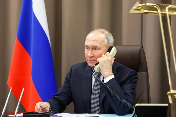 Ông Putin tuyên bố ngừng bắn với Ukraine trong 30 giờ