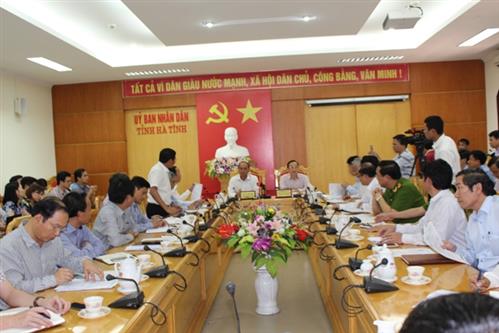 Đường ống xả thải Vũng Áng xả gì? 5 tàu lạ xuất hiện trước ngày cá chết