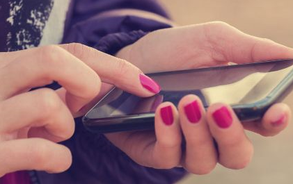 ''iPhone'' Nga giá chỉ 130USD