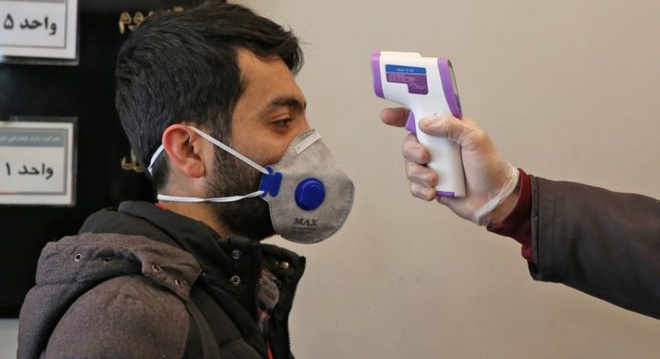 Hàng chục người chết ở Iran vì uống cồn để trị virus corona