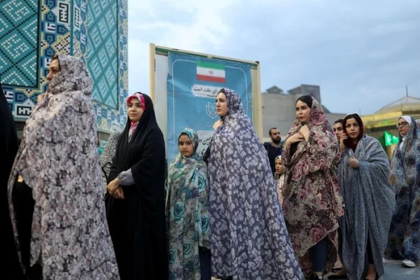 Iran thách thức Mỹ, vượt cấm vận để trở thành cường quốc quốc tế như thế nào?
