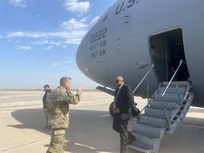 Bộ trưởng Quốc phòng Mỹ bất ngờ thăm Iraq