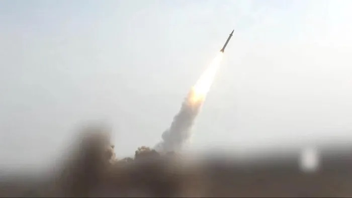 Houthi phóng rocket nhằm vào vị trí quân sự sâu trong lãnh thổ Israel