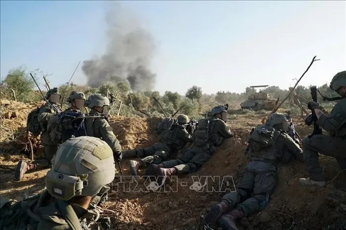 Hezbollah sử dụng UAV, đạn pháo và tên lửa tấn công các vị trí của quân đội Israel