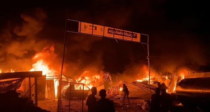 Israel bị chỉ trích dữ dội sau khi không kích Rafah