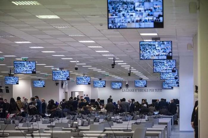 Italia mở phiên tòa xét xử mafia lớn nhất trong 30 năm qua