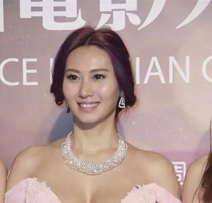 Á hậu Hong Kong mổ cấp cứu sau khi bị ép đóng phim sex