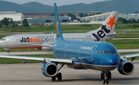 Máy bay Vietnam Airlines và Jetstar Pacific suýt va chạm trên đường băng