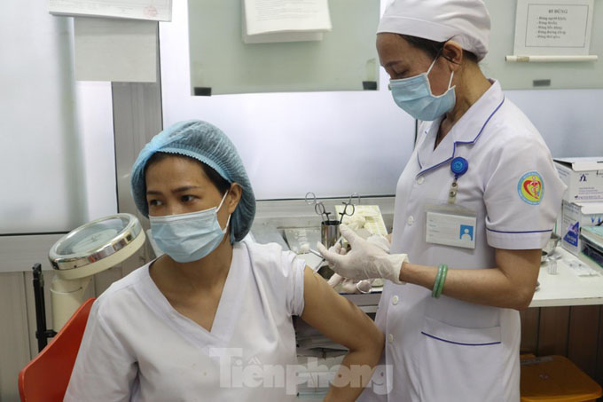 Khánh Hòa sẽ tiêm vắc xin phòng COVID-19 cho tất cả người trên 18 tuổi