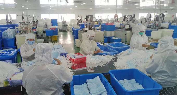 Việt Nam thành công xưởng sản xuất khẩu trang của thế giới