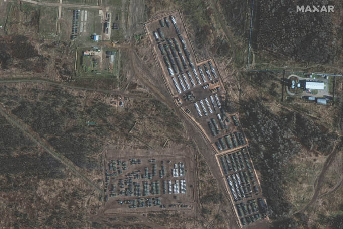 Điện Kremlin nói gì trước tin đồn Nga điều khí tài quân sự gần Ukraine?