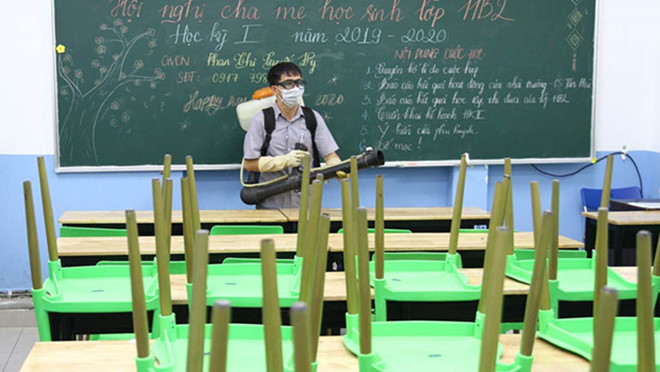 Thứ trưởng Bộ GD-ĐT: 'Có thể kéo dài năm học sang tháng 6, lùi thi tốt nghiệp THPT'