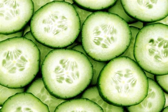 Khuẩn Salmonella gây ngộ độc thông qua... dưa chuột