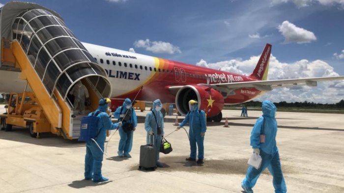 Mở lại đường bay thương mại quốc tế thường lệ: Vướng ở đâu, gỡ thế nào?