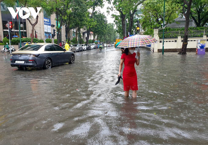 Dự báo thời tiết hôm nay: Bắc Bộ và Trung Bộ có mưa rất to, đề phòng lũ quét, sạt lở đất