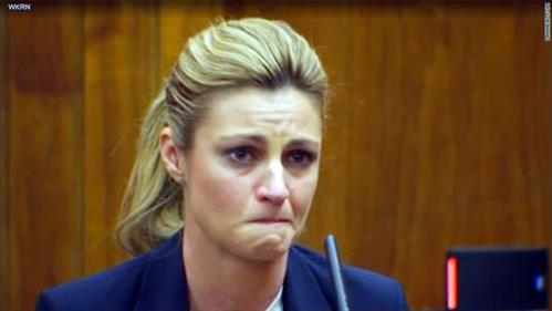 Bị lộ clip nóng, nữ bình luận viên đòi bồi thường 75 triệu USD